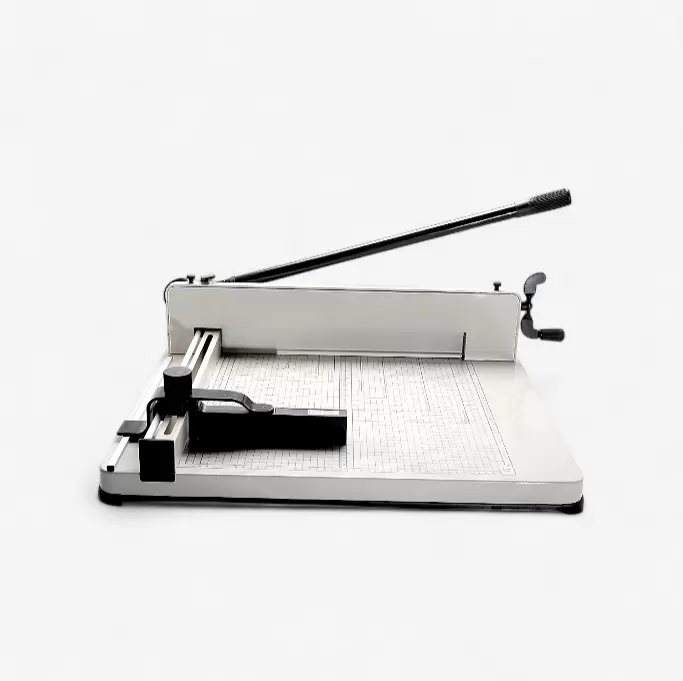 Kağız kəsən 858a4